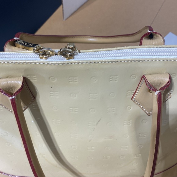 GUC. Arcadia buttercup, patent leather Bugatti bag. Made in Italy. - Picture 15 of 15